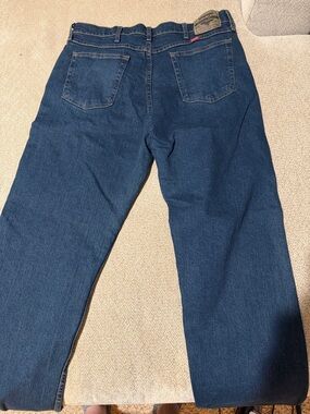 Wrangler Men’s Blue Relaxed Straight Jeans